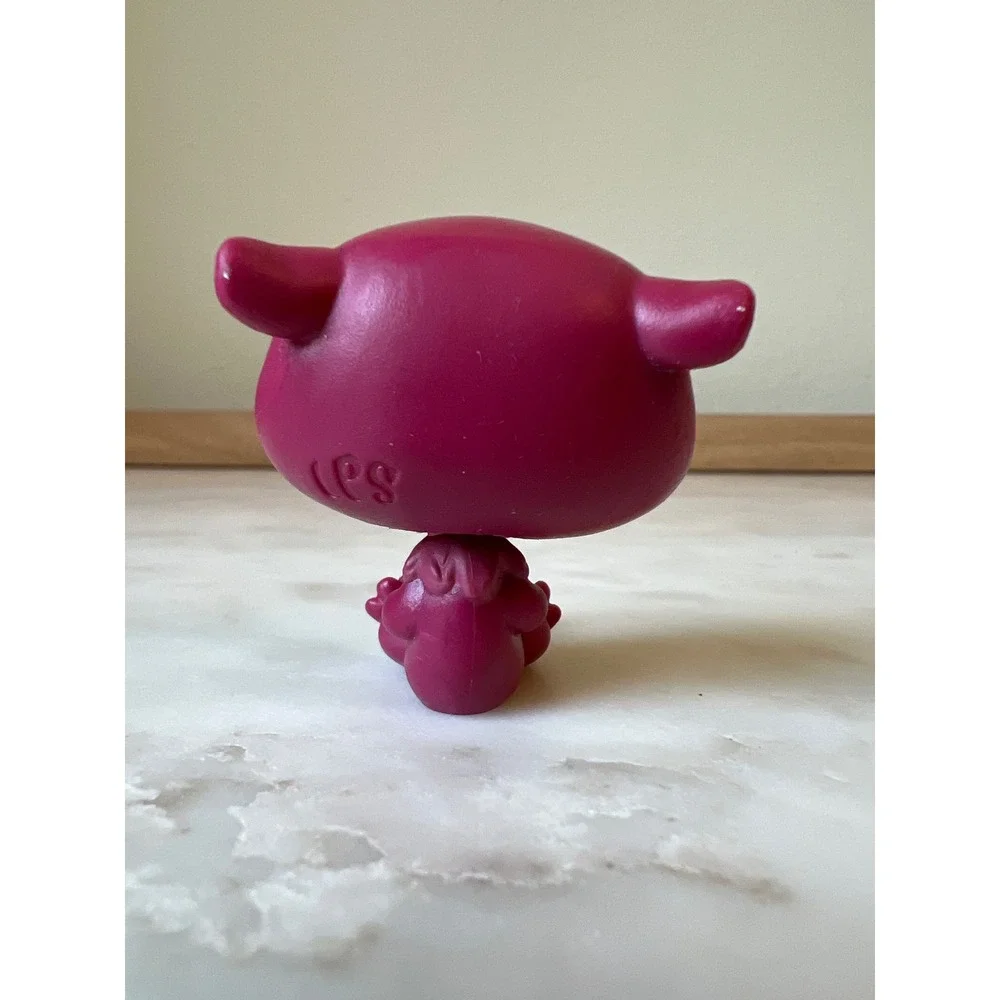 Littlest Pet Shop Trixie Otterbrook #1-138 G6 LPS Toy
